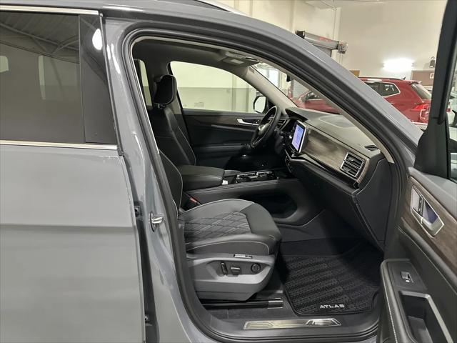 2026 Volkswagen Atlas SEL Premium R-Line
