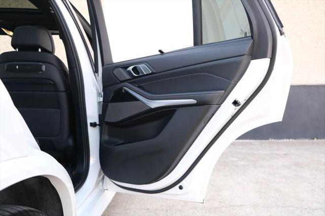 2024 BMW X5 M60i