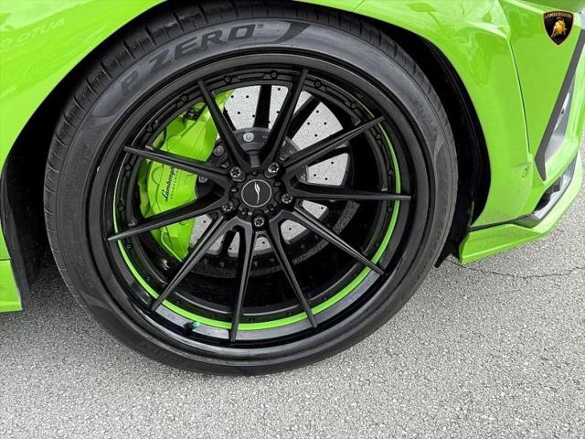 2022 Lamborghini Urus Pearl Capsule