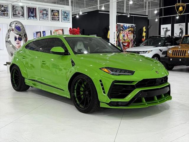 2022 Lamborghini Urus Pearl Capsule