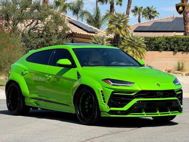 2022 Lamborghini Urus Pearl Capsule