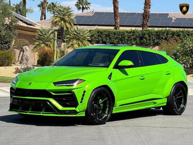 2022 Lamborghini Urus Pearl Capsule
