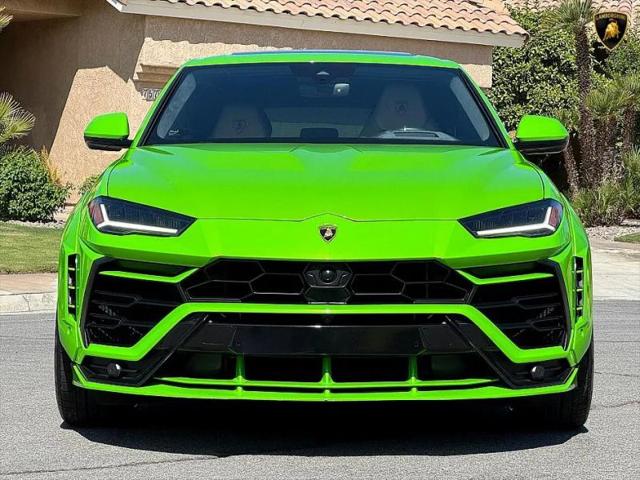 2022 Lamborghini Urus Pearl Capsule
