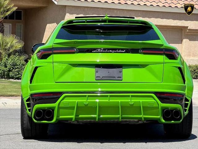 2022 Lamborghini Urus Pearl Capsule