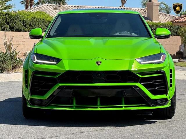 2022 Lamborghini Urus Pearl Capsule