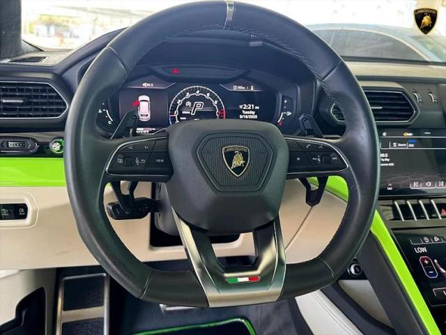 2022 Lamborghini Urus Pearl Capsule