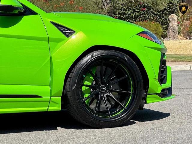 2022 Lamborghini Urus Pearl Capsule