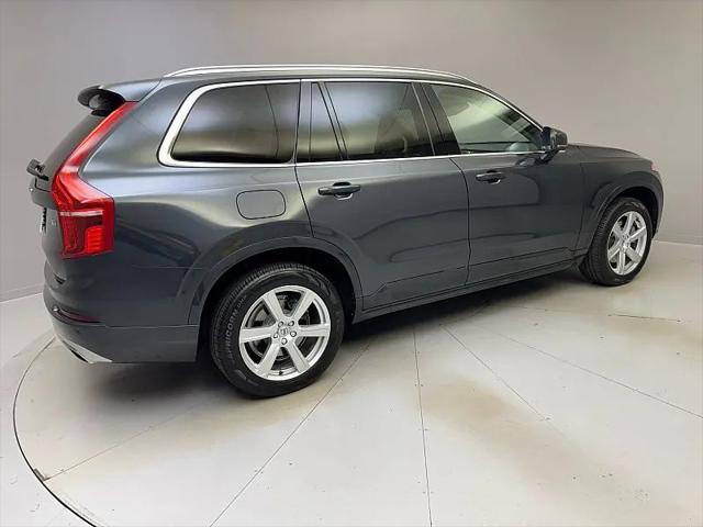 2021 Volvo XC90 T6 Momentum 7 Passenger