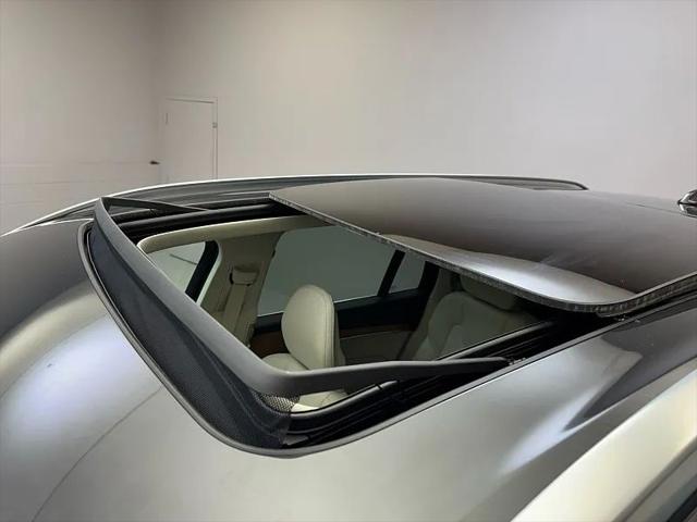 2021 Volvo XC90 T6 Momentum 7 Passenger