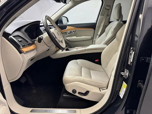 2021 Volvo XC90 T6 Momentum 7 Passenger