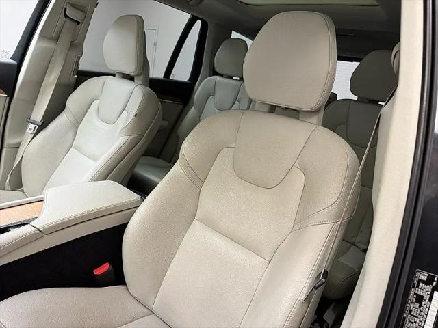 2021 Volvo XC90 T6 Momentum 7 Passenger