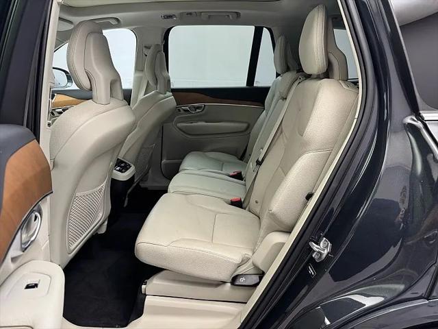 2021 Volvo XC90 T6 Momentum 7 Passenger