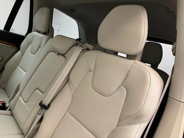 2021 Volvo XC90 T6 Momentum 7 Passenger