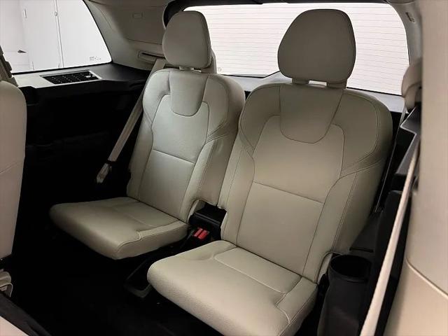 2021 Volvo XC90 T6 Momentum 7 Passenger
