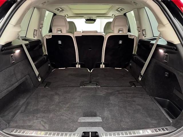 2021 Volvo XC90 T6 Momentum 7 Passenger