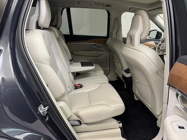 2021 Volvo XC90 T6 Momentum 7 Passenger