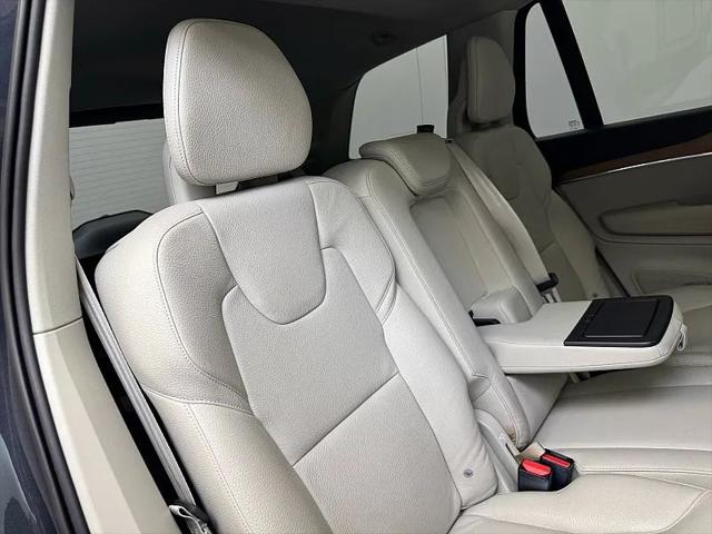 2021 Volvo XC90 T6 Momentum 7 Passenger