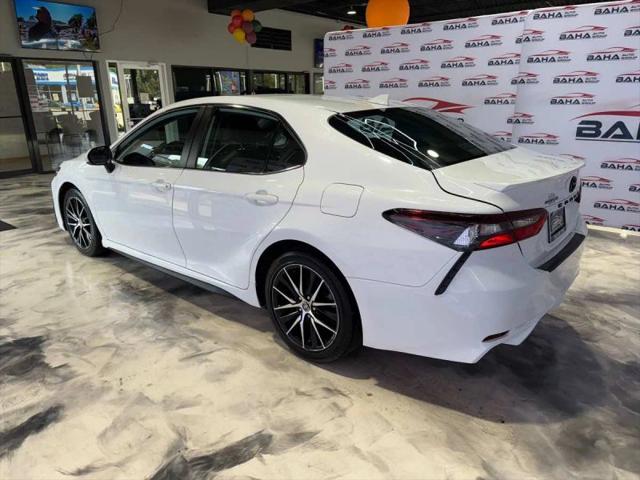 2022 Toyota Camry SE Nightshade Edition