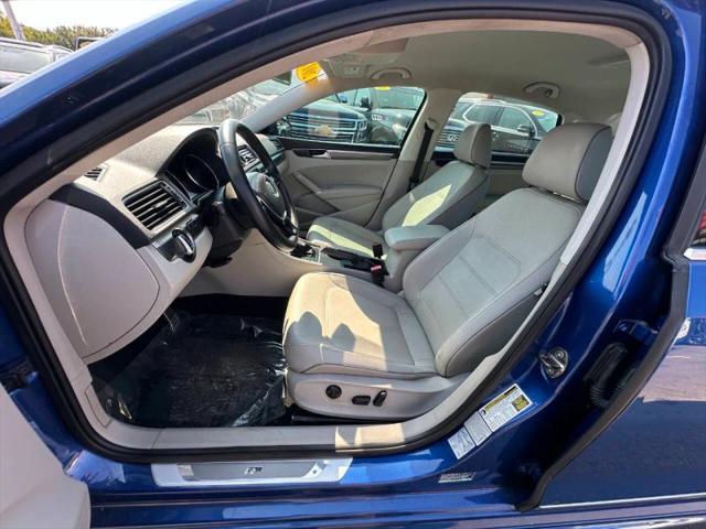 2017 Volkswagen Passat 1.8T R-Line