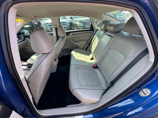 2017 Volkswagen Passat 1.8T R-Line