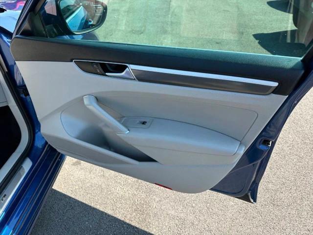 2017 Volkswagen Passat 1.8T R-Line