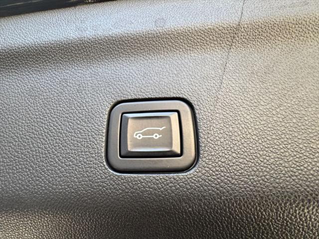2022 GMC Yukon XL 4WD SLT