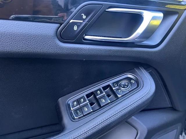 2017 Porsche Macan Base