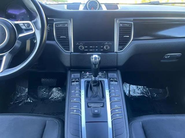 2017 Porsche Macan Base