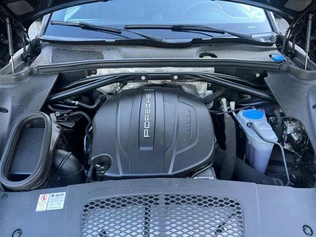2017 Porsche Macan Base