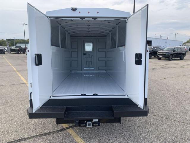 2025 GMC Savana Cutaway Work Van