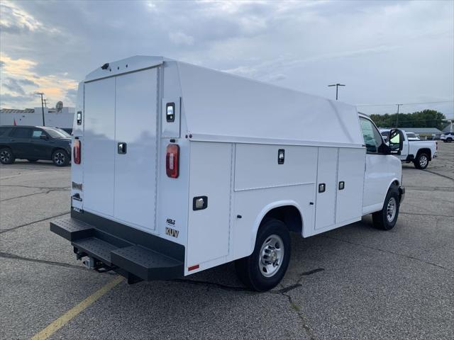 2025 GMC Savana Cutaway Work Van