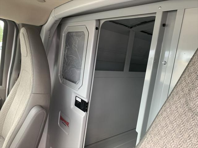 2025 GMC Savana Cutaway Work Van