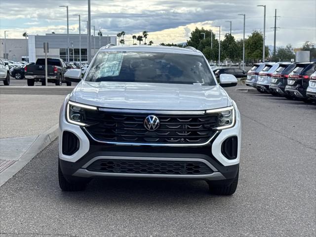 2026 Volkswagen Atlas Cross Sport SE with Technology