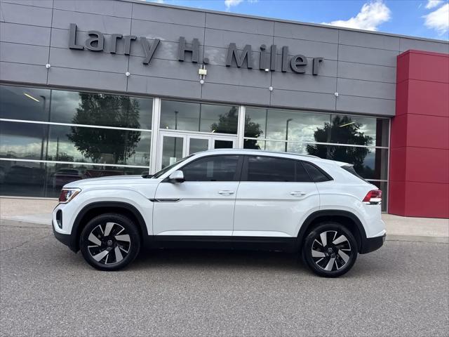 2026 Volkswagen Atlas Cross Sport SE with Technology