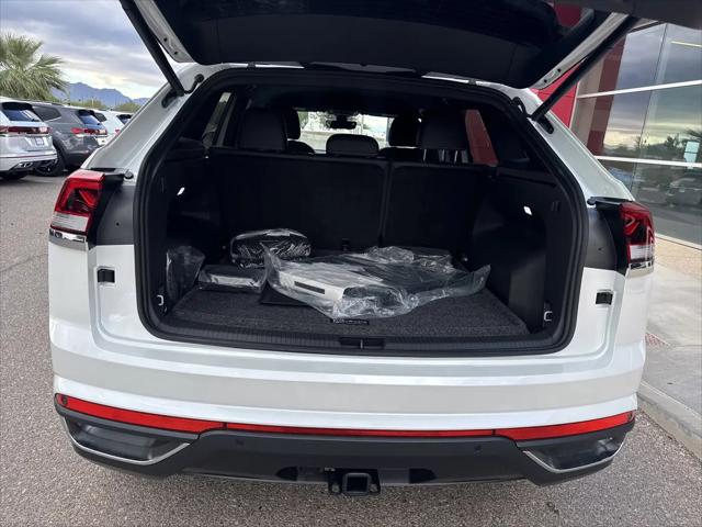 2026 Volkswagen Atlas Cross Sport SE with Technology