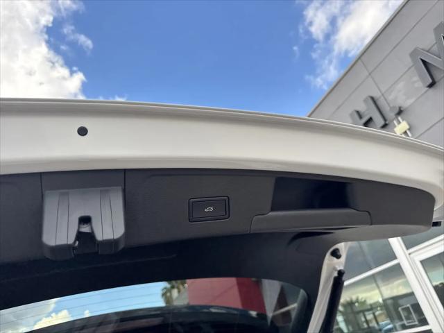 2026 Volkswagen Atlas Cross Sport SE with Technology