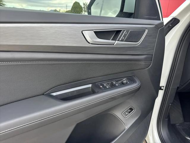 2026 Volkswagen Atlas Cross Sport SE with Technology