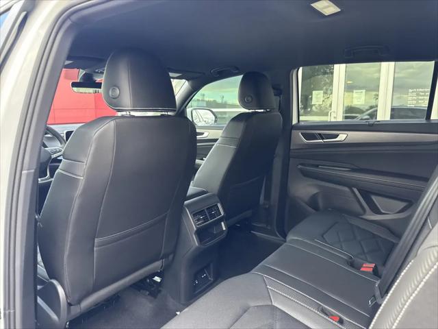 2026 Volkswagen Atlas Cross Sport SE with Technology