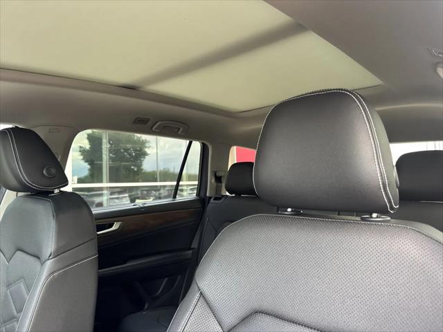 2026 Volkswagen Atlas SE with Technology
