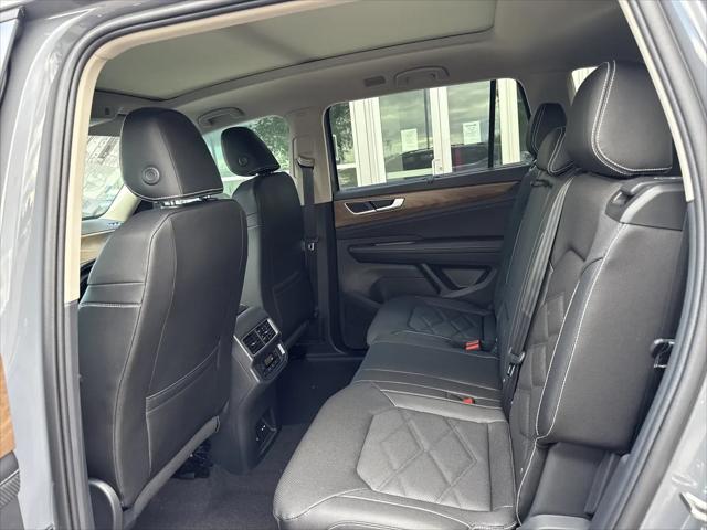 2026 Volkswagen Atlas SE with Technology