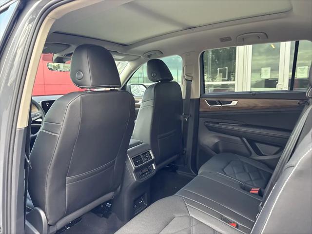 2026 Volkswagen Atlas SE with Technology