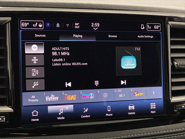 2026 Chrysler Pacifica Select
