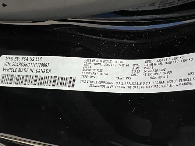 2026 Chrysler Pacifica Select