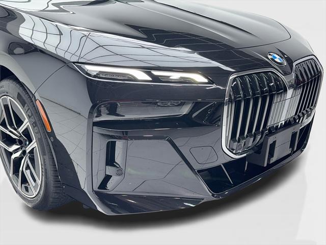 2025 BMW 740 i