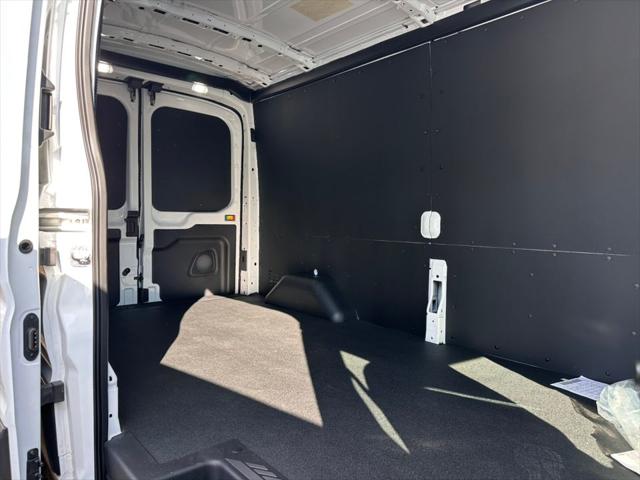 2026 Ford Transit Cargo Van T-250 148"""" Med Rf 9150 GVWR RWD
