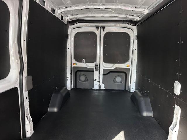 2026 Ford Transit Cargo Van T-250 148"""" Med Rf 9150 GVWR RWD