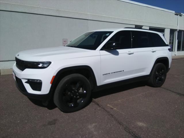 2023 Jeep Grand Cherokee Limited 4x4 2023 Jeep Grand Cherokee Limited 4x4