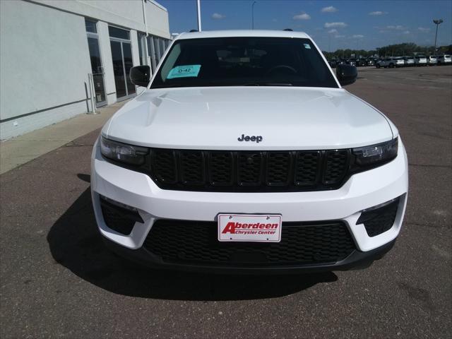 2023 Jeep Grand Cherokee Limited 4x4 2023 Jeep Grand Cherokee Limited 4x4