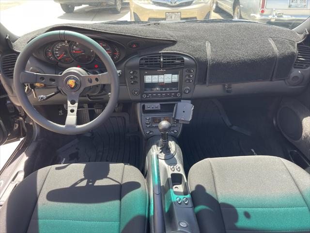 2001 Porsche 911 Carrera 4