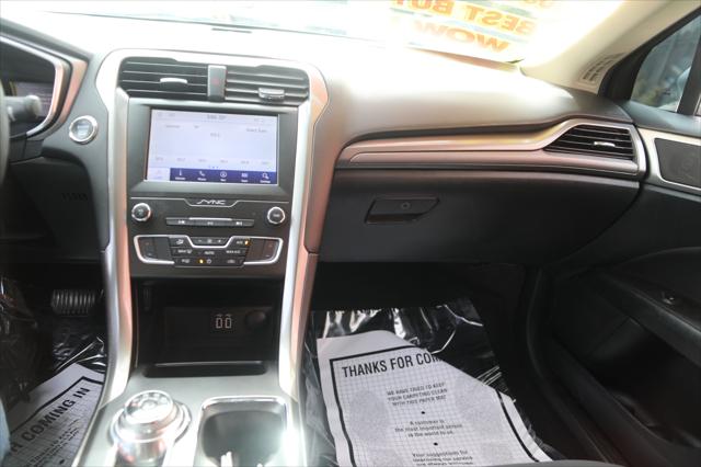 2020 Ford Fusion SE
